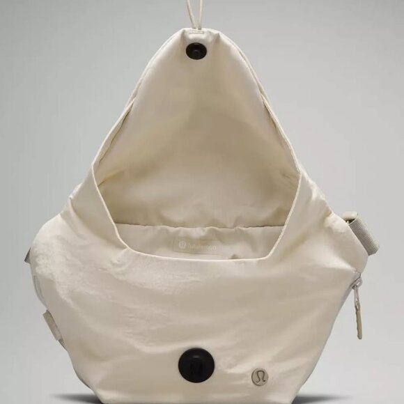 Lululemon Curved Crossbody Bag with Top Handle 3L in White Opal, BNWT - Picture 5 of 8
